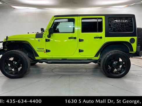 Used 2017 Jeep Wrangler Unlimited Sport w/ Connectivity Group AWD/4WD image 2