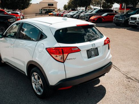 Used 2017 Honda HR-V EX image 15