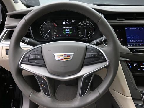 Used 2023 Cadillac XT5 Premium Luxury w/ LPO, Floor Liner Package FWD image 28