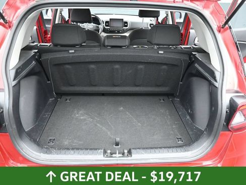 Used 2025 Hyundai Venue SEL FWD image 52