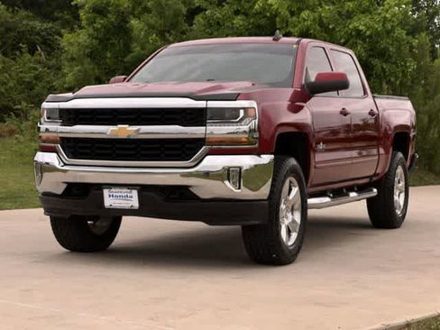 Used 2018 Chevrolet Silverado 1500 LT w/ Texas Edition AWD/4WD image 2