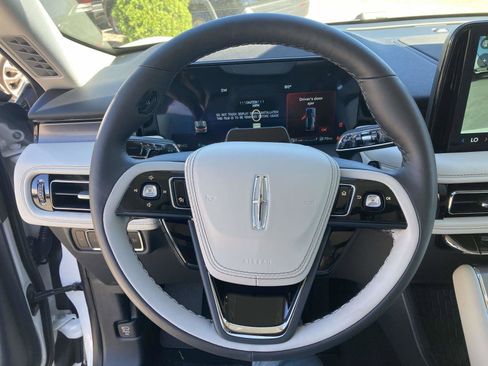 New 2025 Lincoln Aviator 2WD w/ Equipment Group 101A image 32