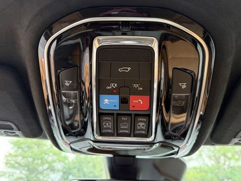 Used 2024 Jeep Grand Cherokee L Summit AWD/4WD image 24