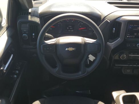 Used 2020 Chevrolet Silverado 1500 Custom w/ Custom Value Package image 17