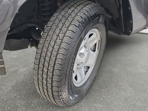 Used 2022 Toyota Tacoma SR w/ SR Convenience Package image 28