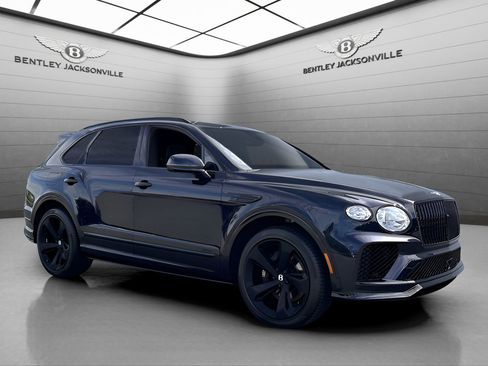 Used 2024 Bentley Bentayga image 12