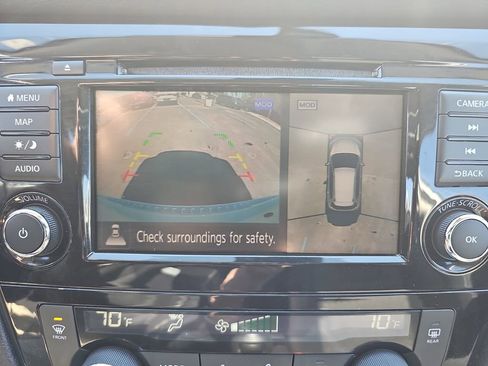 Used 2020 Nissan Rogue SV w/ Premium Package image 27