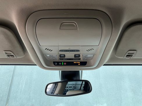 Used 2017 GMC Acadia Denali image 19