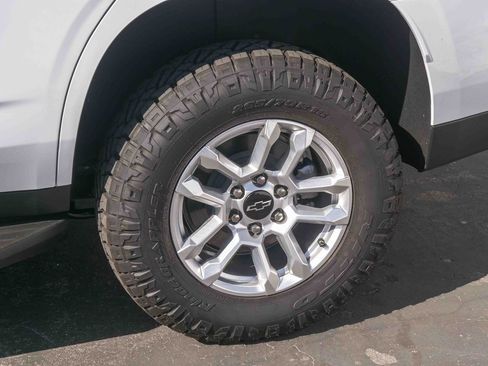 Used 2026 Chevrolet Tahoe LS w/ LPO, Dark Essentials Package AWD/4WD image 6