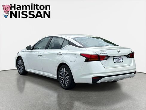 Used 2024 Nissan Altima 2.5 SV FWD image 4