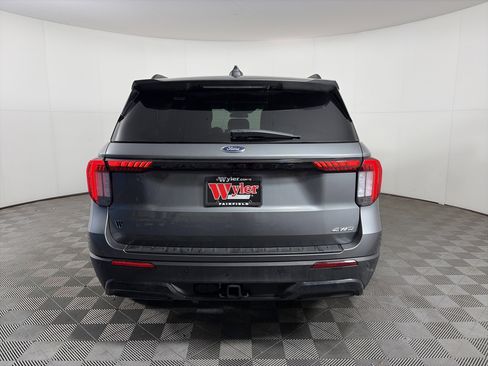 Used 2025 Ford Explorer ST-Line w/ ST-Line Street Pack image 7