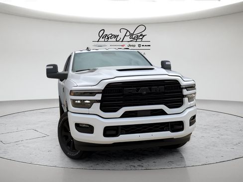 Used 2026 RAM 2500 Laramie AWD/4WD image 7