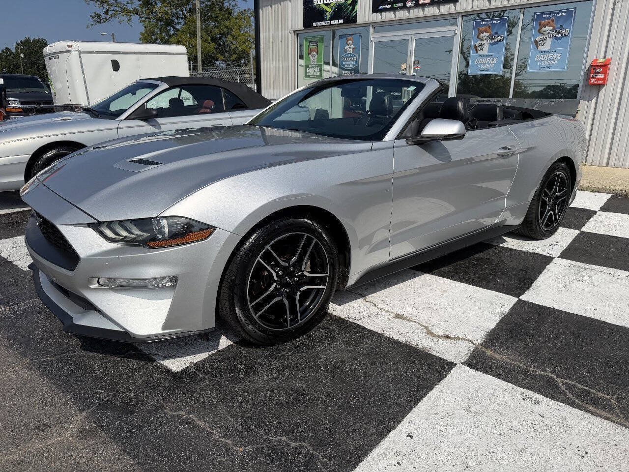 Used 2019 Ford Mustang Premium RWD image 3