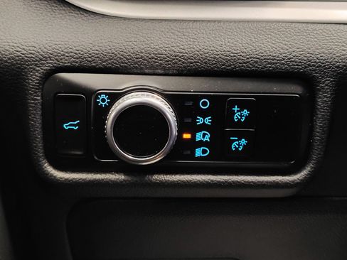 Used 2023 Ford Explorer XLT RWD image 26