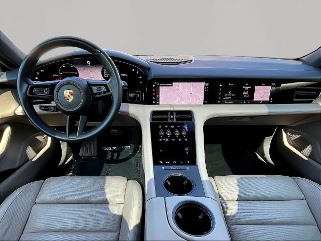 Used 2022 Porsche Taycan RWD image 9