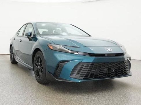 New 2026 Toyota Camry Hybrid FWD image 29