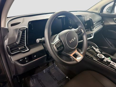 Used 2023 Kia Sportage LX image 11