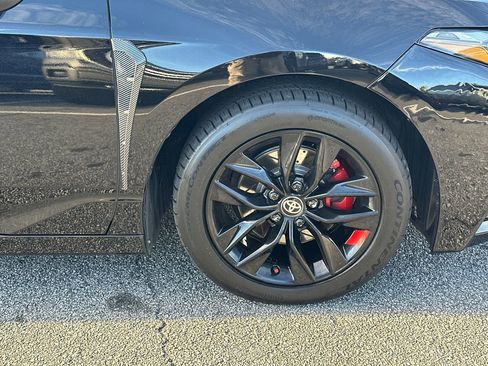 Used 2021 Toyota Avalon XLE image 12