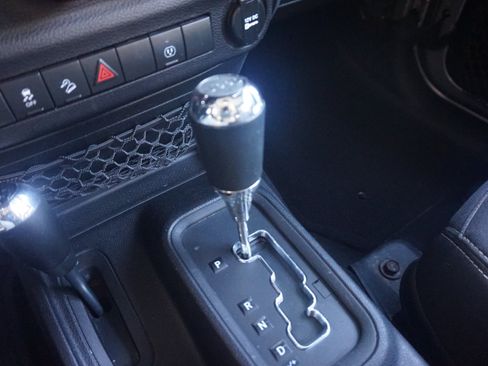 Used 2013 Jeep Wrangler Unlimited Sahara w/ Connectivity Group image 27