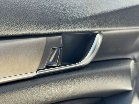 Used 2019 Honda Accord LX image 11