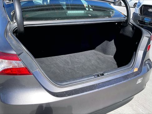 Used 2020 Toyota Camry LE FWD image 18
