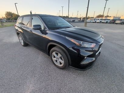 Certified 2025 Toyota Highlander LE