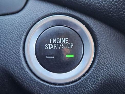 Used 2018 Chevrolet Equinox LT image 21