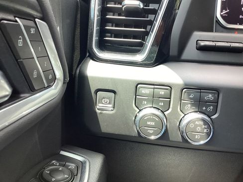 New 2026 GMC Sierra 2500 Denali w/ Denali Reserve Package AWD/4WD image 34