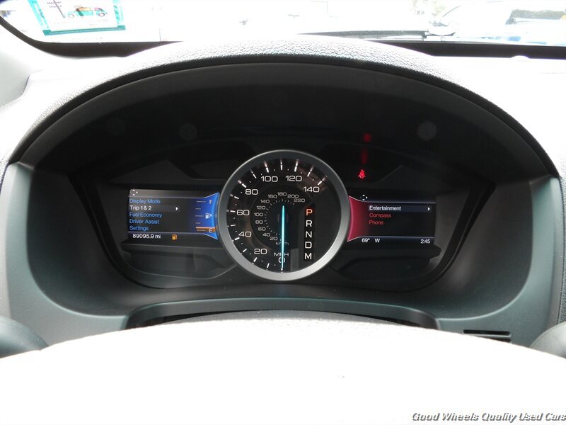 Used 2015 Ford Explorer XLT w/ Equipment Group 202B FWD image 16