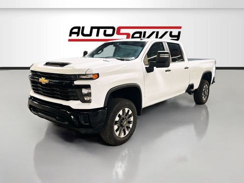 Used 2024 Chevrolet Silverado 2500 Custom w/ Custom Convenience Package AWD/4WD image 3