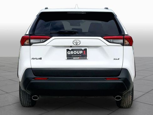 Used 2024 Toyota RAV4 XLE FWD image 5