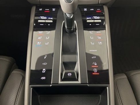 Used 2024 Porsche Macan GTS image 29