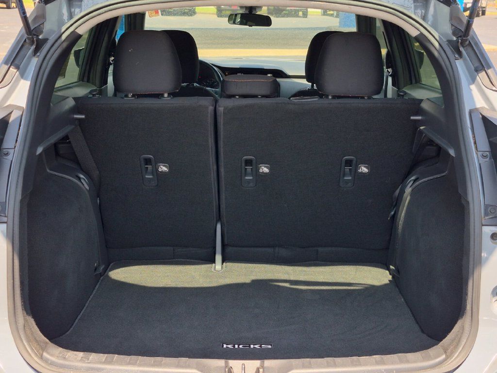 Used 2021 Nissan Kicks SR FWD image 8