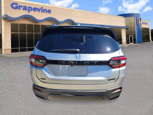 New 2026 Honda Pilot Sport image 4