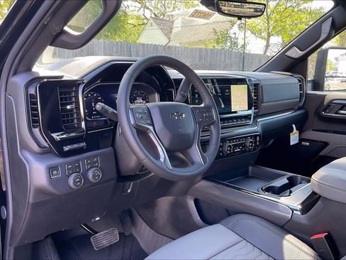 New 2026 Chevrolet Silverado 2500 ZR2 AWD/4WD image 7