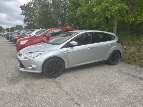 Used 2014 Ford Focus SE w/ Equipment Group 201A FWD image 7