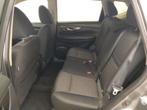 Used 2017 Nissan Rogue SV w/ SV Premium Package FWD image 18