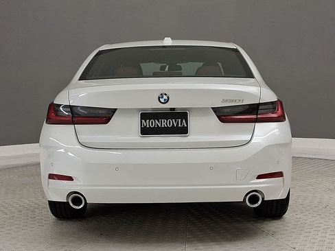 Used 2026 BMW 330i Sedan w/ Convenience Package RWD image 10