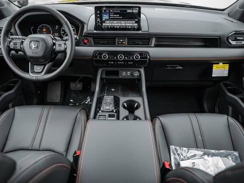 New 2025 Honda Pilot TrailSport image 21
