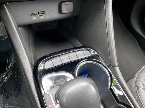 Used 2024 Buick Encore GX Sport Touring AWD/4WD image 32