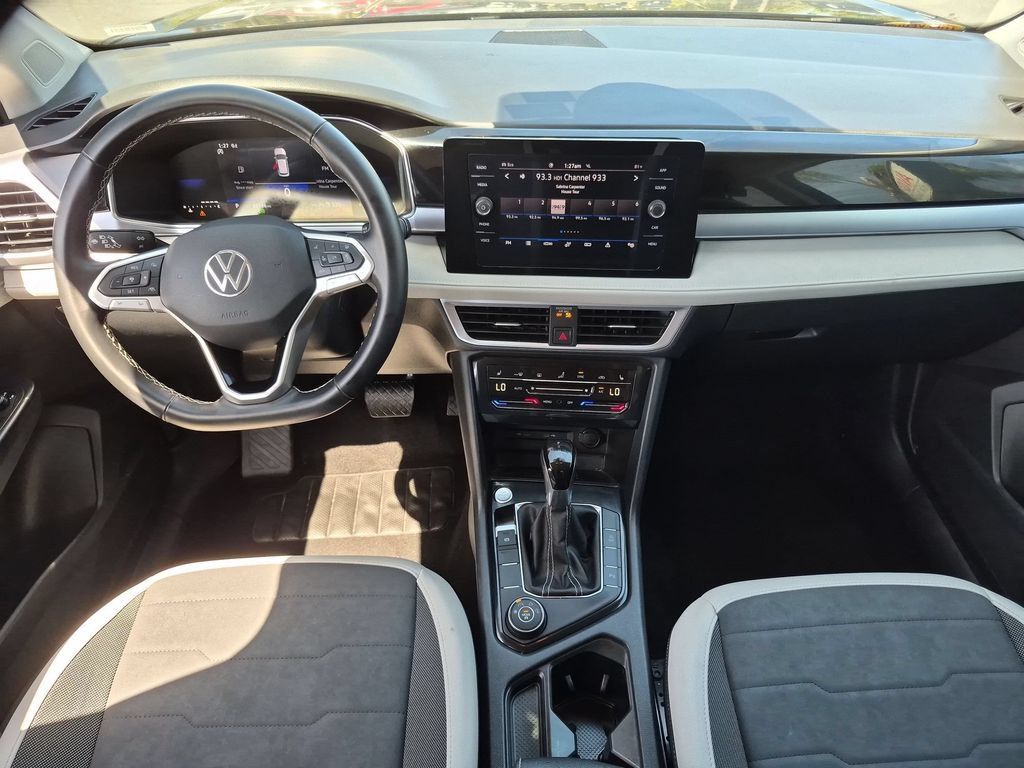 Used 2025 Volkswagen Taos SE AWD/4WD image 26