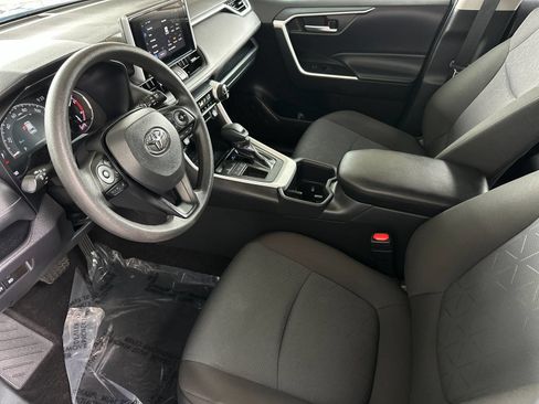 Used 2025 Toyota RAV4 XLE FWD image 9