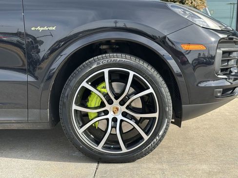 Used 2020 Porsche Cayenne E-Hybrid image 11