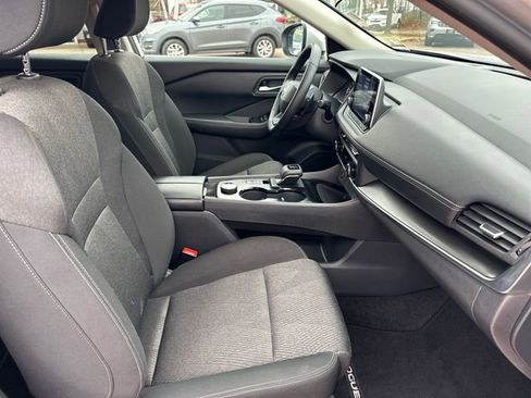 Used 2025 Nissan Rogue SV image 25