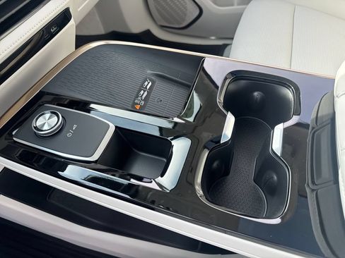 New 2026 Buick Enclave Avenir w/ Super Cruise Package FWD image 18