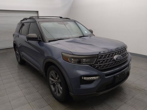 Used 2021 Ford Explorer XLT w/ Equipment Group 202A RWD image 13