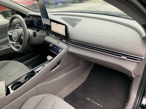 Certified 2025 Hyundai Elantra SEL w/ Cargo Package FWD image 11