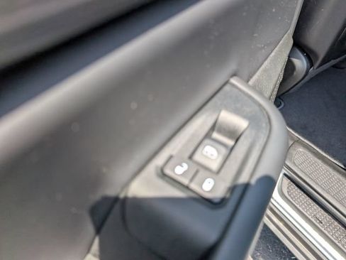 Used 2025 Jeep Grand Cherokee L Altitude AWD/4WD image 11