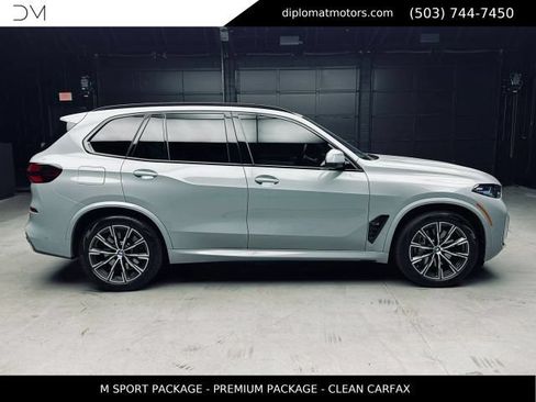 Used 2024 BMW X5 xDrive50e w/ M Sport Package AWD/4WD image 8