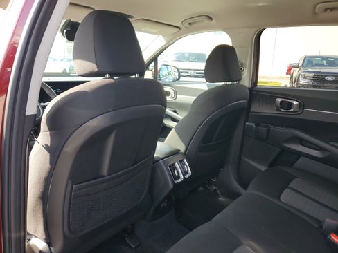 Used 2024 Kia Sorento LX image 13